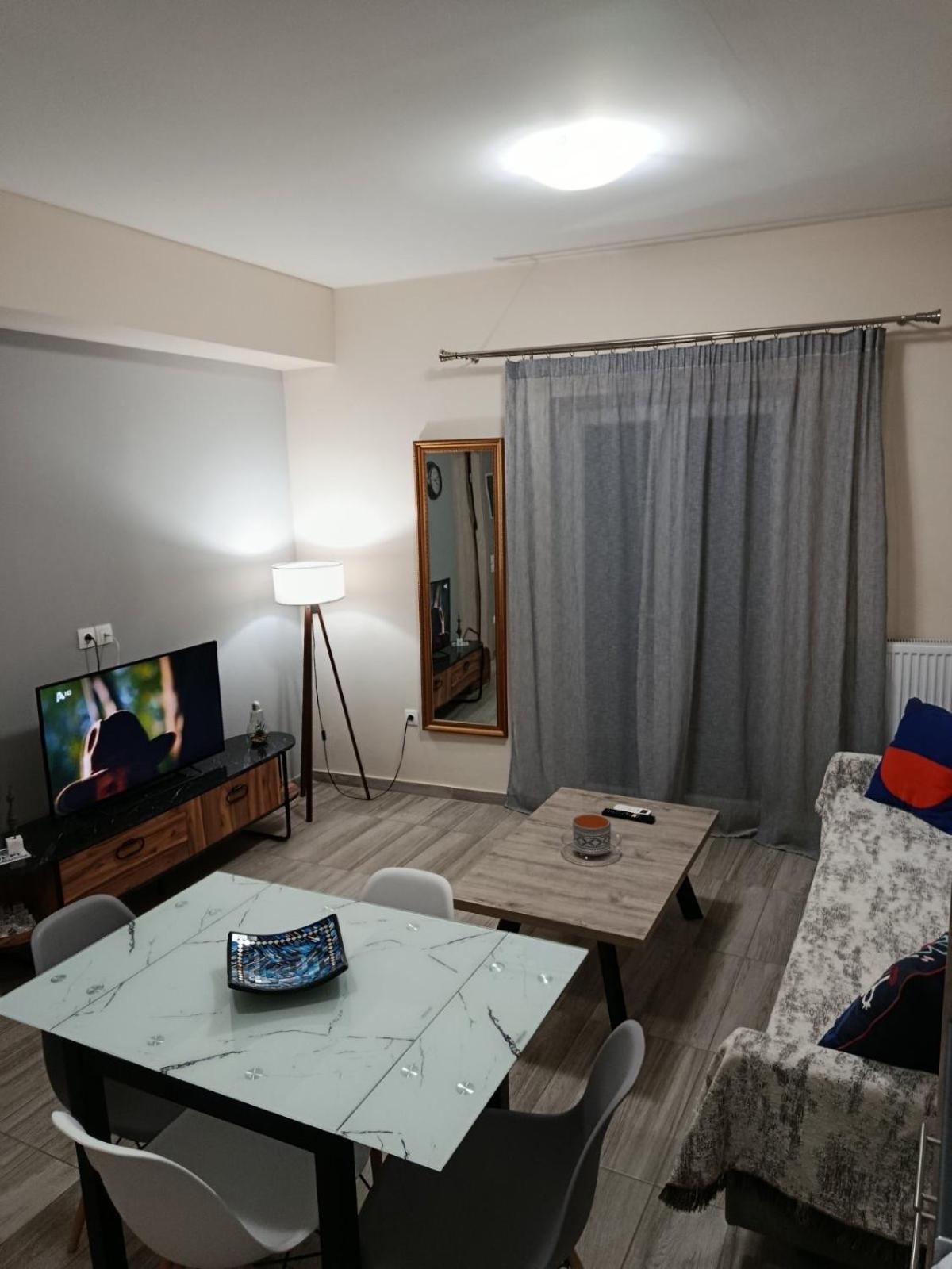 Apartment Alimos *